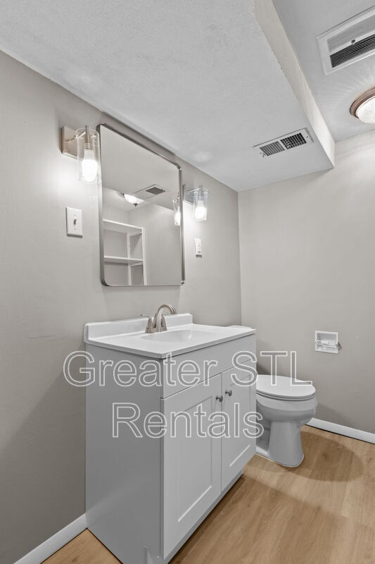 Building Photo - 3 Venetia Ct