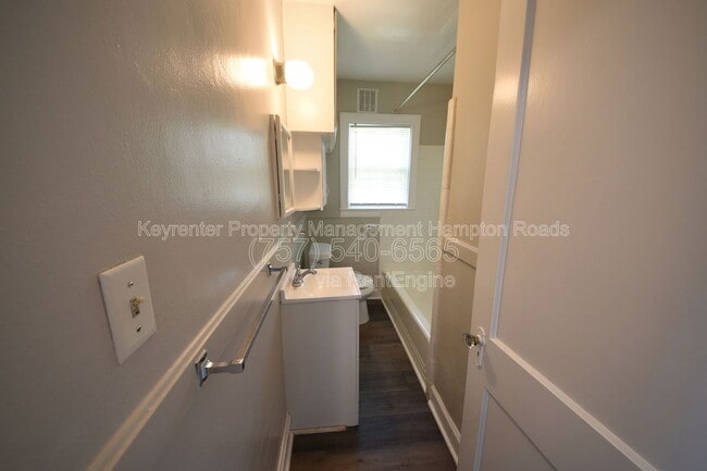 Building Photo - 101 Chesterfield Rd