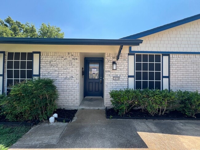 Building Photo - Arlington Texas Duplex For Rent