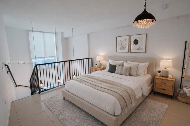 Building Photo - 300 S Biscayne Blvd