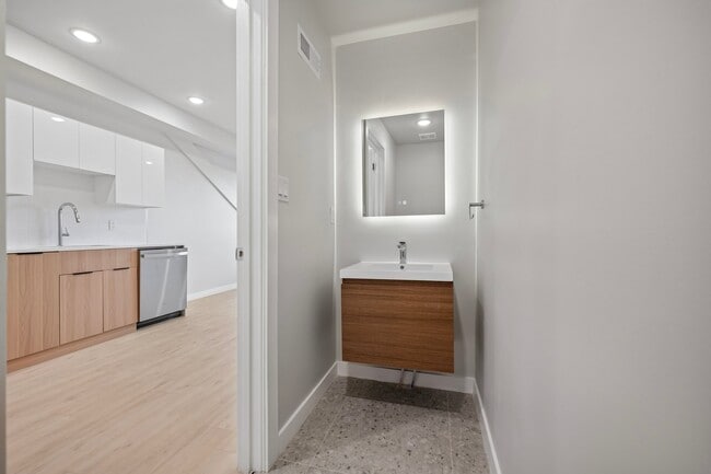 Building Photo - 3727 Baring St