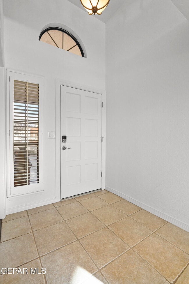 Building Photo - 7216 San Marino Dr