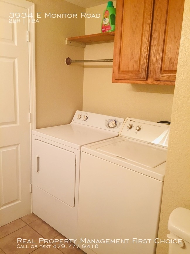 Building Photo - 2 Bedroom House for Rent in Springdale!