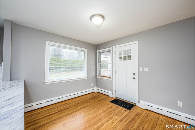 Building Photo - 109 Kings Hwy