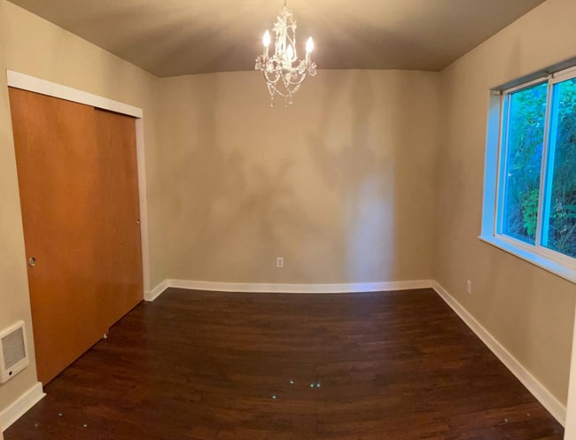 Building Photo - 1380 Olney Ave