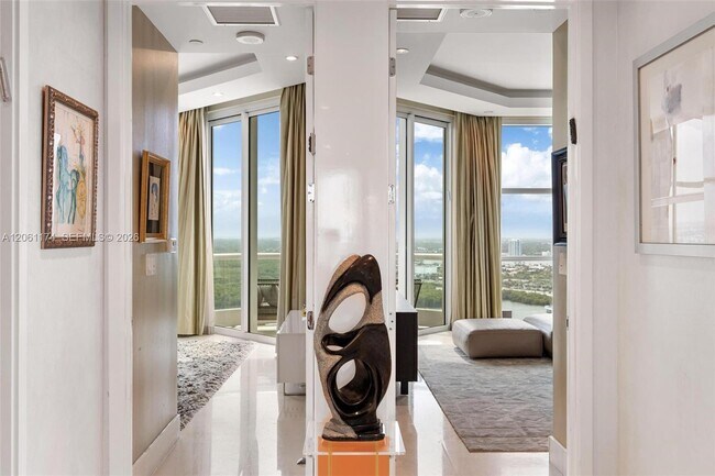 Building Photo - 16051 Collins Ave