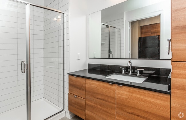 STUDIO 1BA - 465SF Bathroom - THE'68