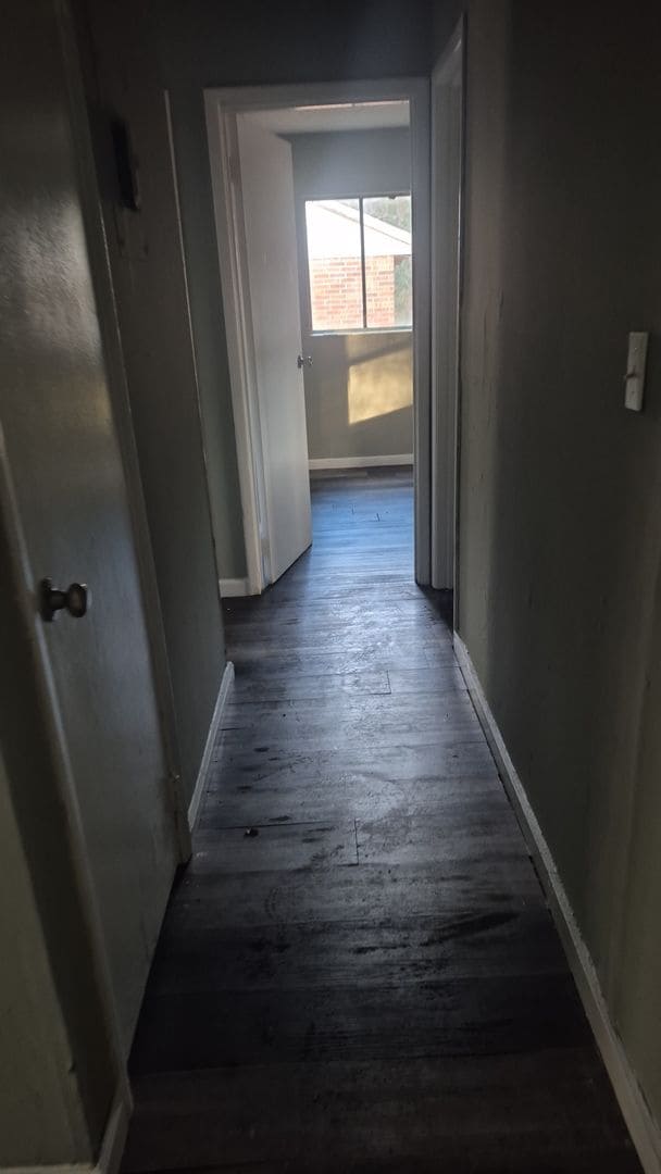 Building Photo - Clean 2BR/1BA with Newer Floors — Available Now