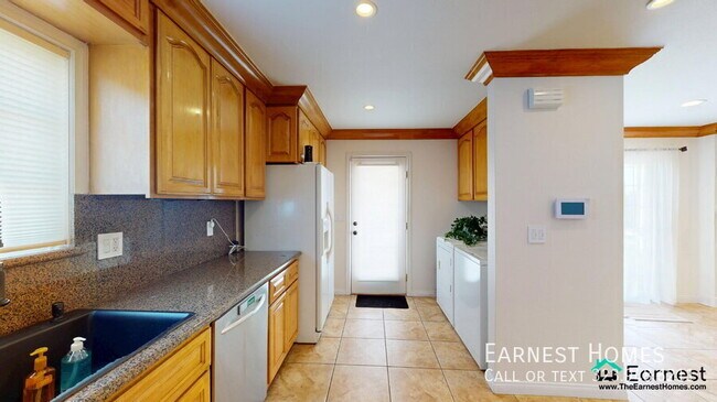 Building Photo - 7540 Quimby Ave