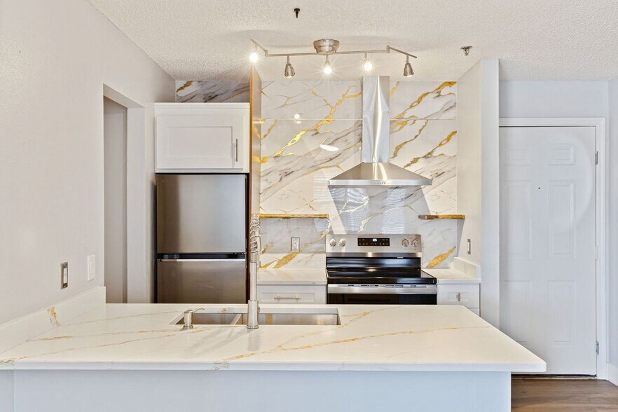 Building Photo - 11901 4th St N