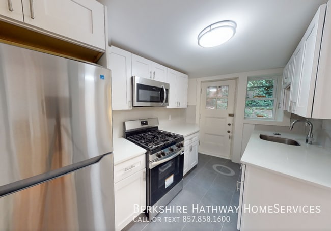 Primary Photo - 3 Gibson St