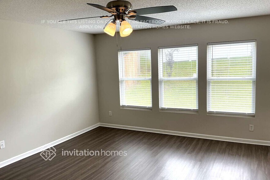 Building Photo - 516 Pebblestone Dr