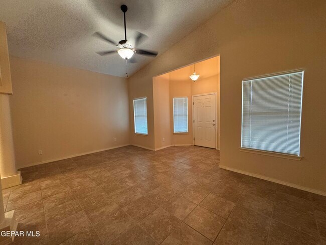 Building Photo - 6700 Hermoso Del Sol Dr