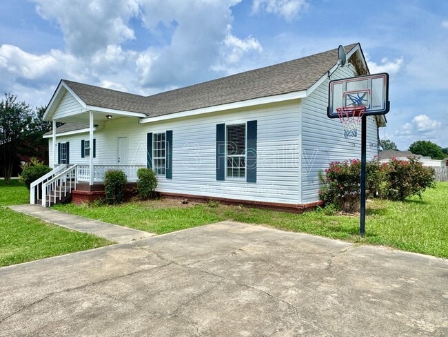 Building Photo - 1520 Hogan Rd