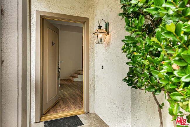 Building Photo - 17114 Palisades Cir