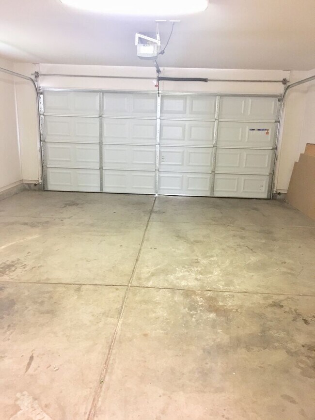 Building Photo - 1308 Millcreek Duplex