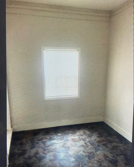 Building Photo - 165 Cooper Rd