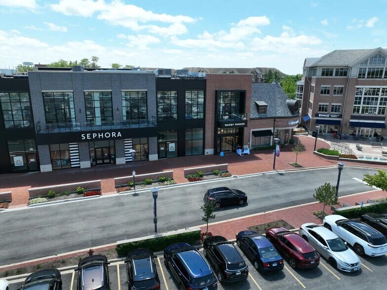 Building Photo - 728 Waukegan Rd