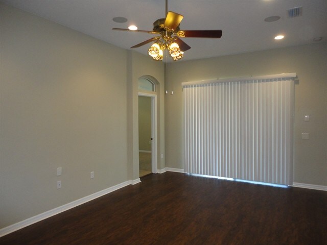 Building Photo - 4015 Warwick Hills Dr