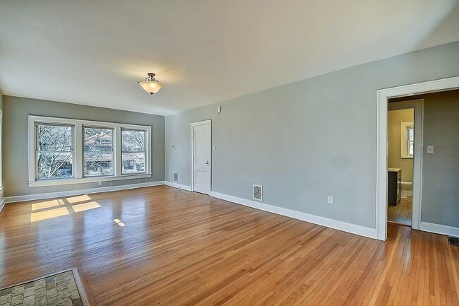 Building Photo - 4039 Central Ave