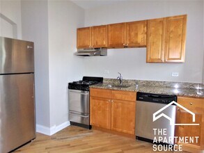 Building Photo - 896 Green Bay Rd