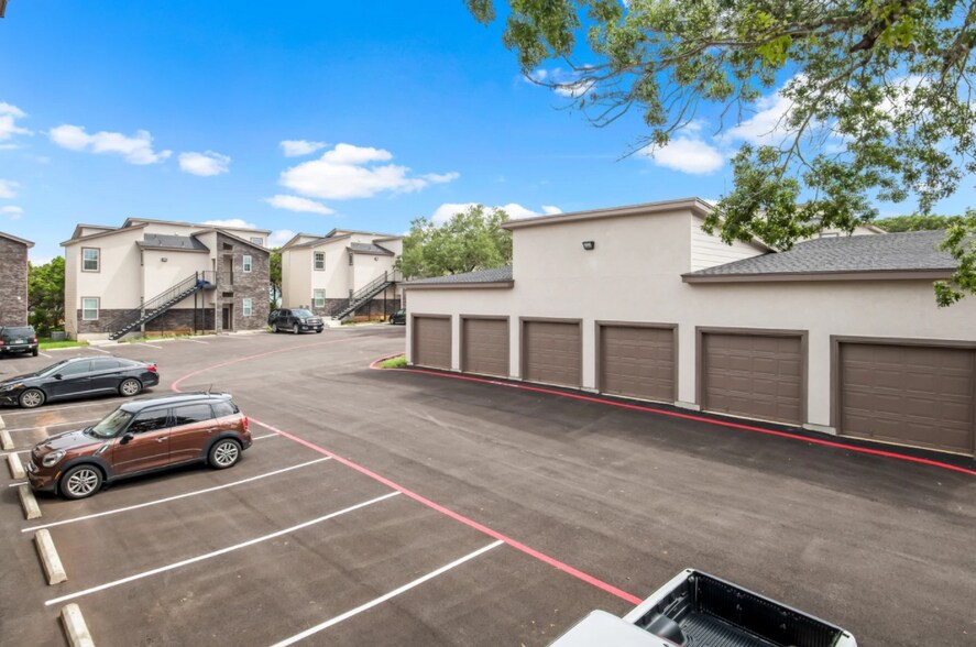 Building Photo - 3067 View Ridge Dr