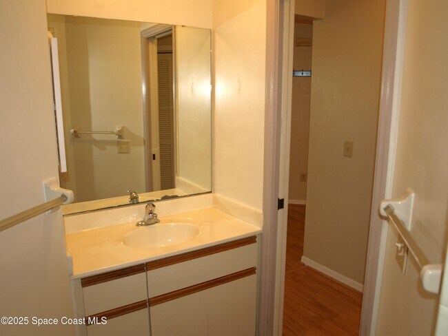 Building Photo - 831 Greenwood Manor Cir