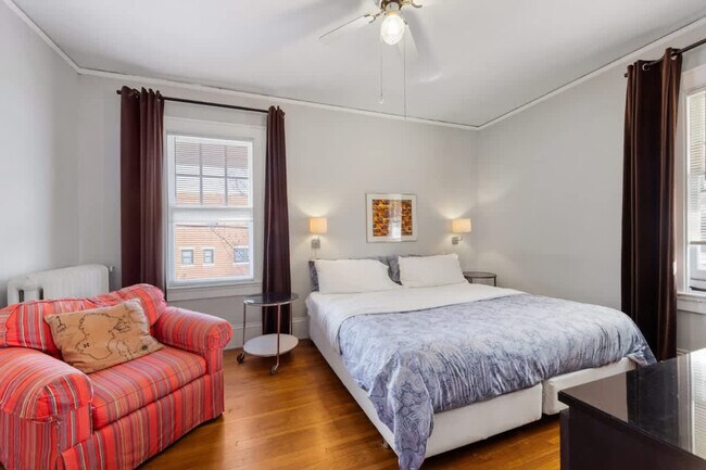 Building Photo - 536 Hawthorne Ln