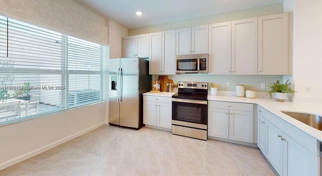 Building Photo - 10241 SW Newberry Ave