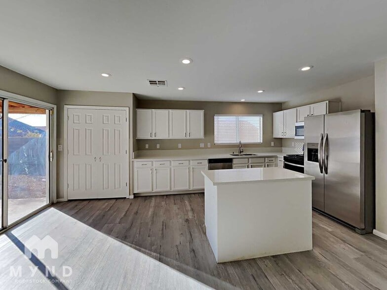 Building Photo - 5910 Hilmont St