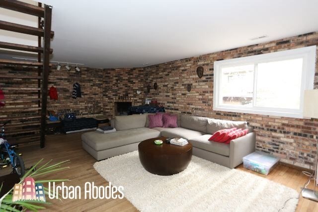 Building Photo - 1255 W Belden Ave