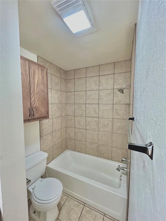 Building Photo - 1901 E Lindsey St