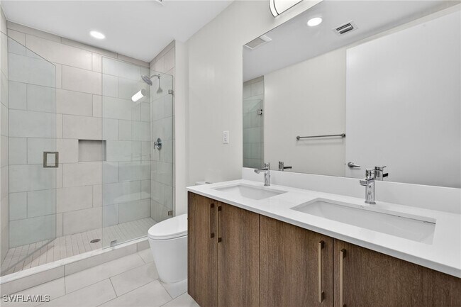 Building Photo - 26610 Rosewood Pointe Dr