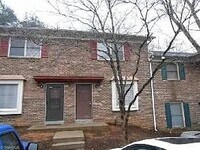 Building Photo - 218 Royal Forest Ct