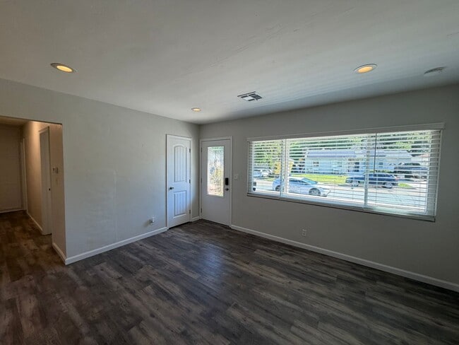 Building Photo - Spacious 4BR Single-Story Home with Paid Solar & Fenced Yard in La Mesa
