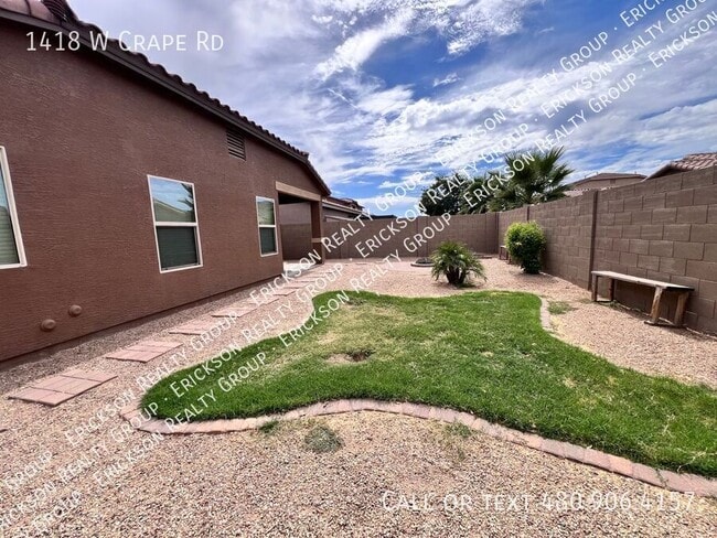 Building Photo - 1418 W Crape Rd