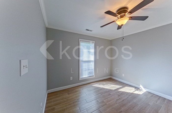 Building Photo - 706 Hickory Ave