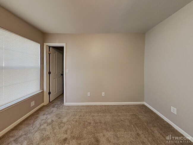 Building Photo - 6631 Sunman Rd