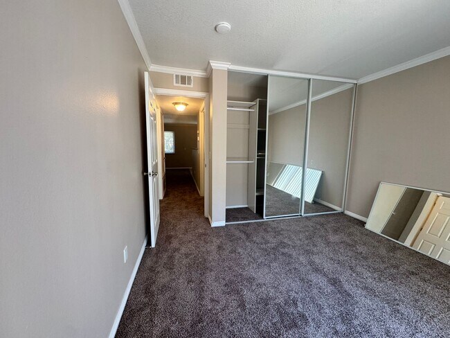 Building Photo - Cozy Upstairs Unit in Alpine 2bed/1bath