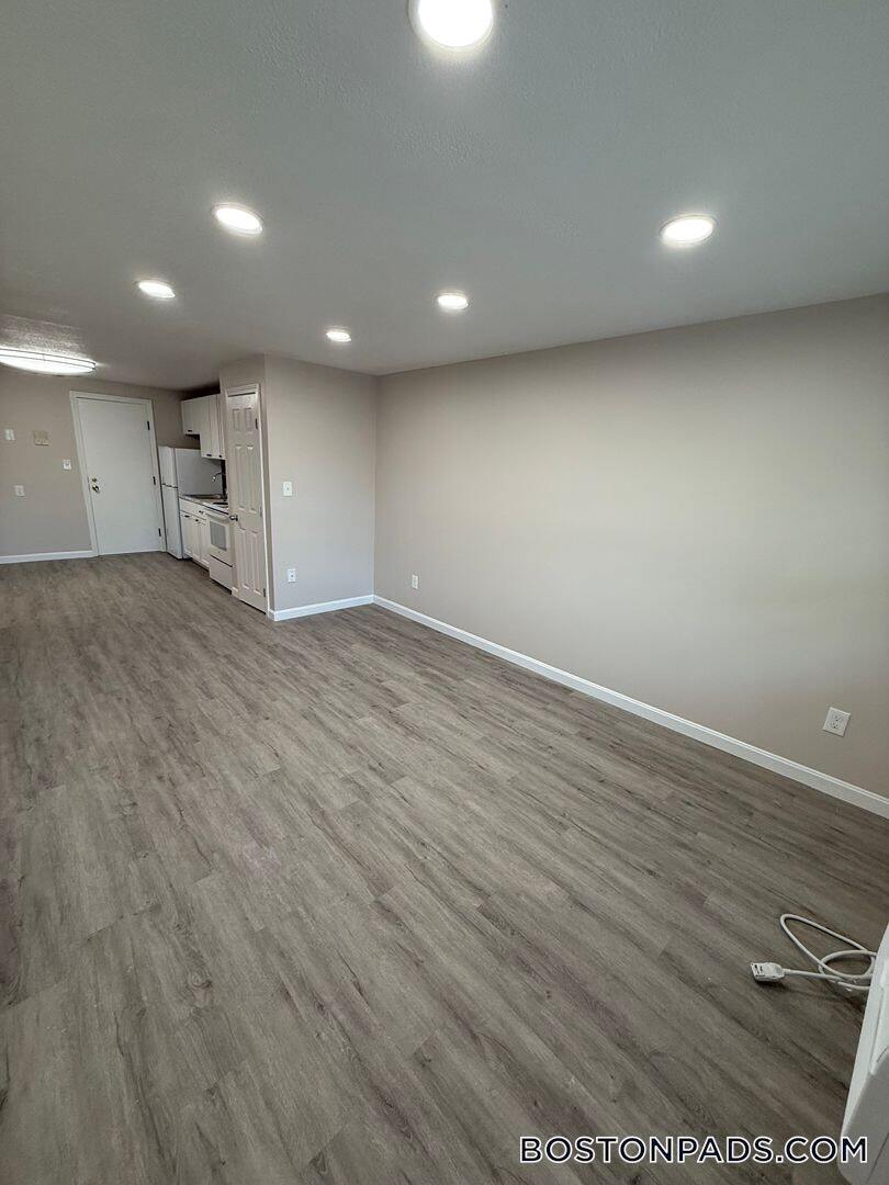 Building Photo - 53 Ridgewood Ln