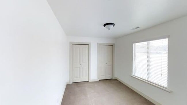 Building Photo - A PERFECT TOWNHOME IN EAGLE MOUNTAIN