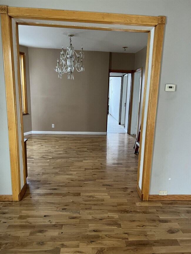 Building Photo - 167 Garfield Ave