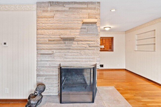 Building Photo - 1565 Garywood Ave