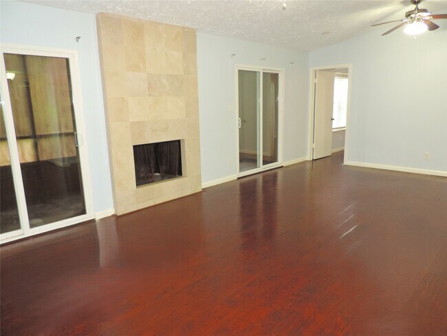 Building Photo - 10555 Turtlewood Ct