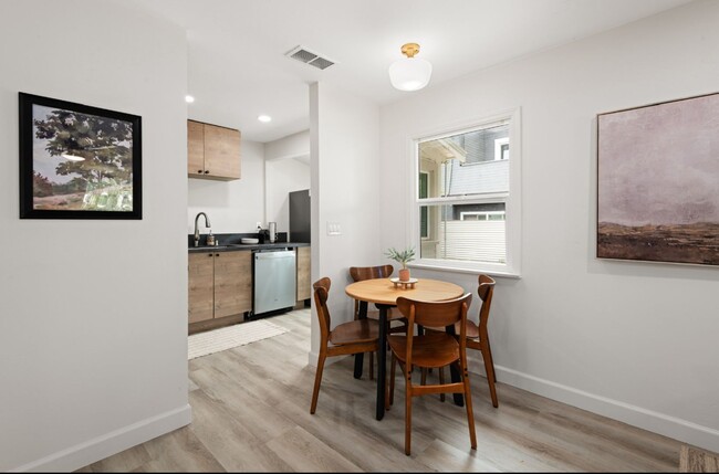 Building Photo - 2 bedrooms 1 bath home in San Diego-Imperi...