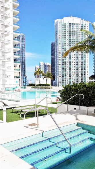 Building Photo - 350 S Miami Ave