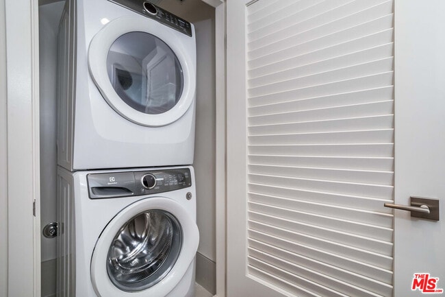 Building Photo - 1912 Liberty Ct