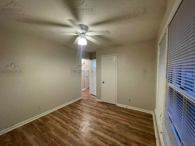 Building Photo - 10002 Lily Flagg Cir SE