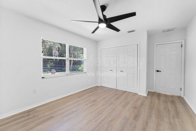 Building Photo - 4939 Woodland Dr