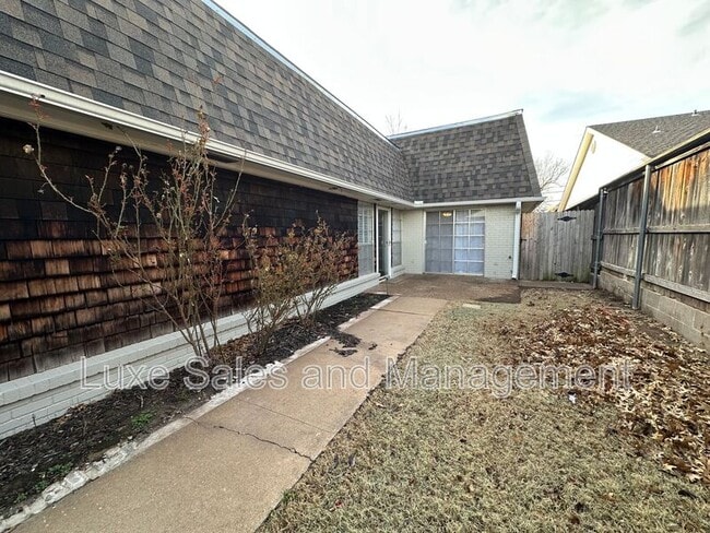 Building Photo - 2518 NW 62nd St